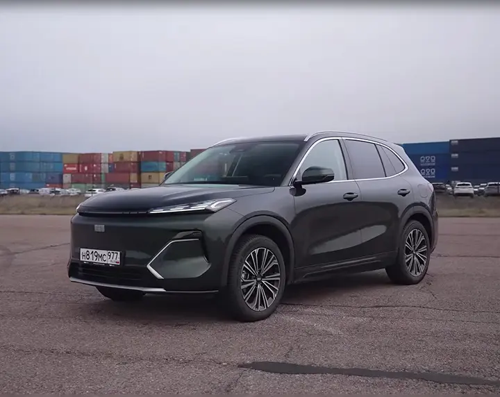 Aвто.ру: Изучаем новый гибридный кроссовер от Geely