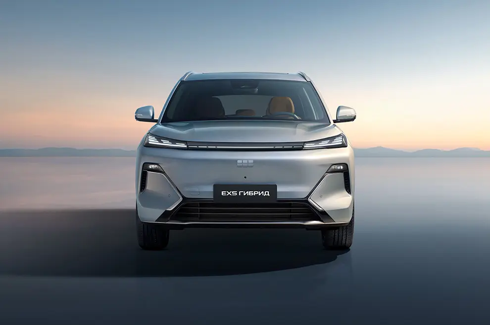 Geely представляет новую версию популярного гибридного кроссовера Geely EX5 в России