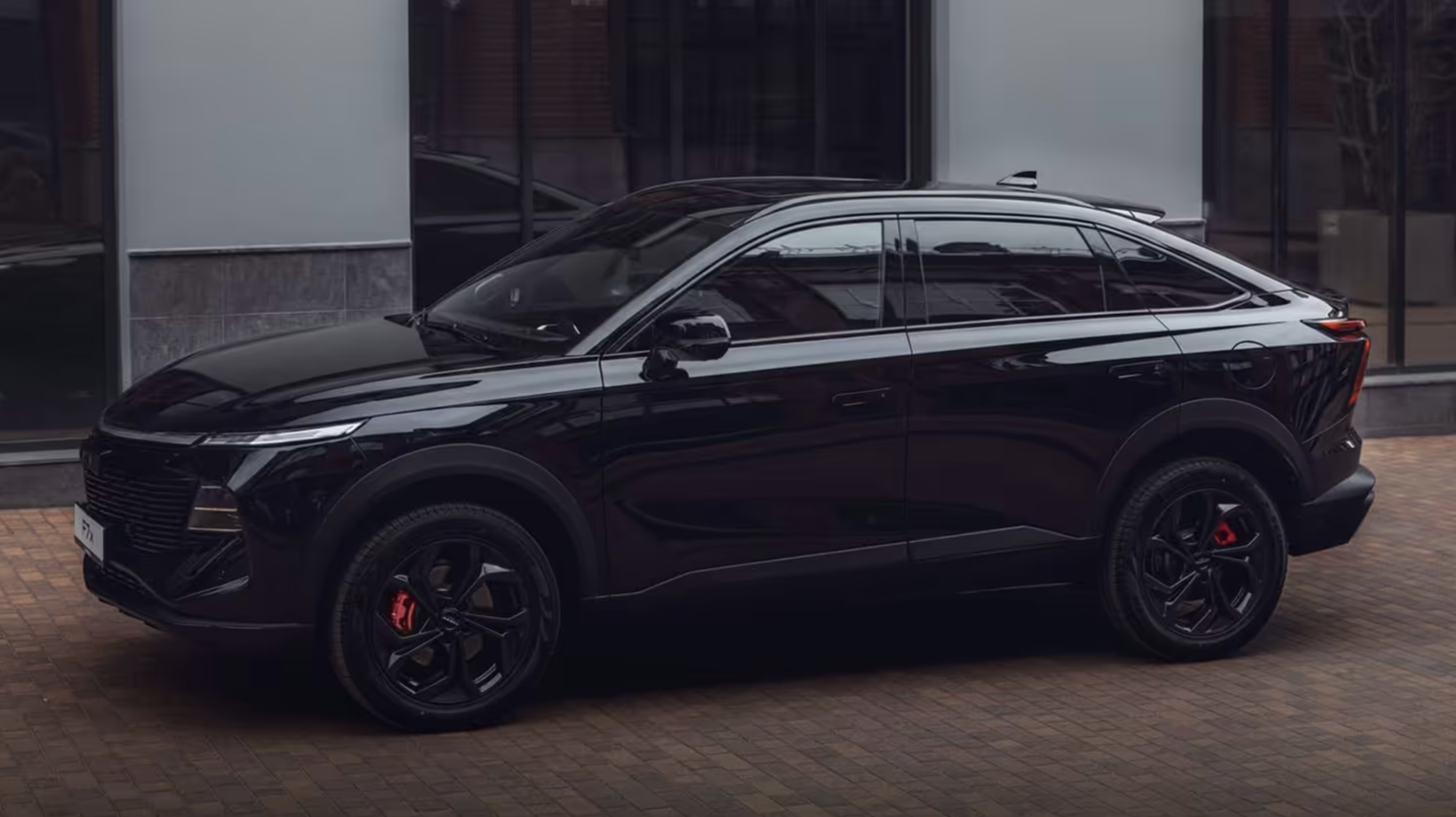 HAVAL F7x: модель для тех, кто не сидит дома летом