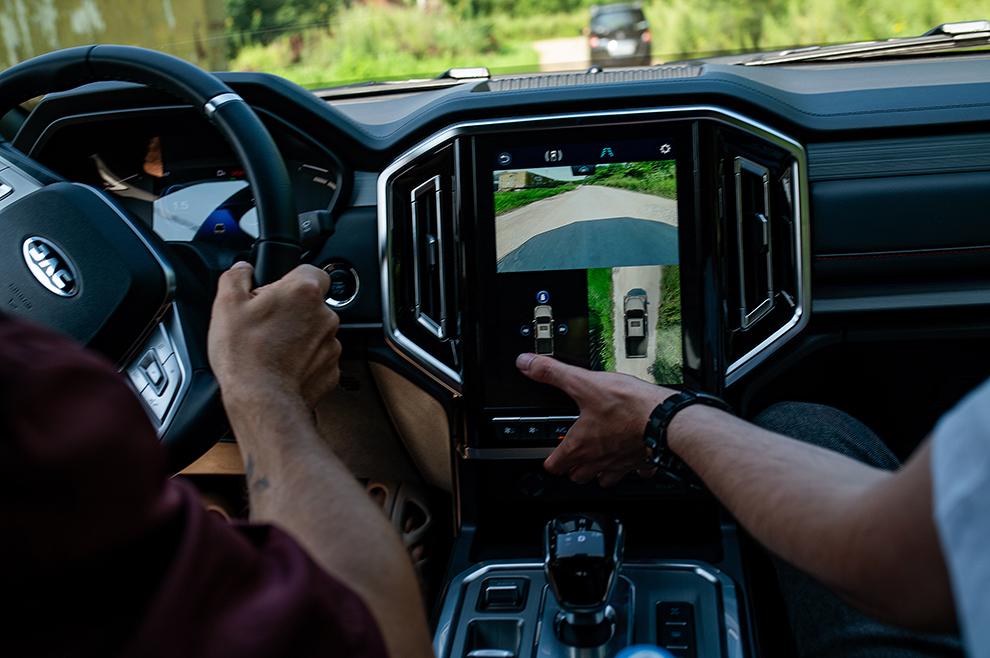 Во Владивостоке состоялось техническое открытие Центра клиентского опыта JAC